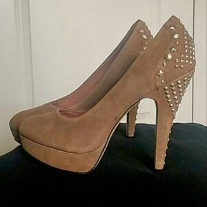 Vince Camuto Stilettos. ATTENTION GETTERS! CRAZY SEXY! Very Comfy!